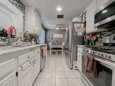 4065 Saddleback Rd, Palmdale, CA 93552 photo 8