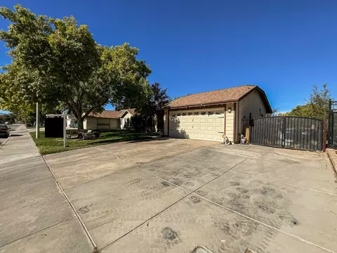 4065 Saddleback Rd, Palmdale, CA 93552 photo 3