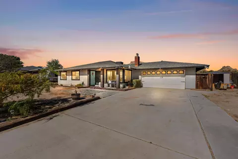 15715 Avenue Q1 E, Lake Los Angeles, CA 93591