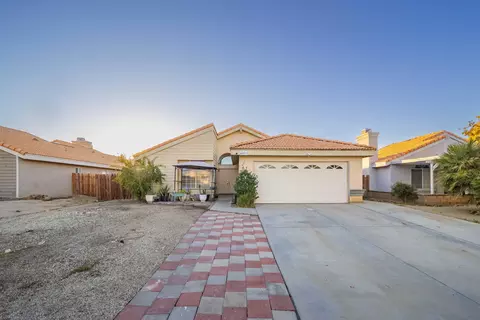 44913 Fenhold St, Lancaster, CA 93535
