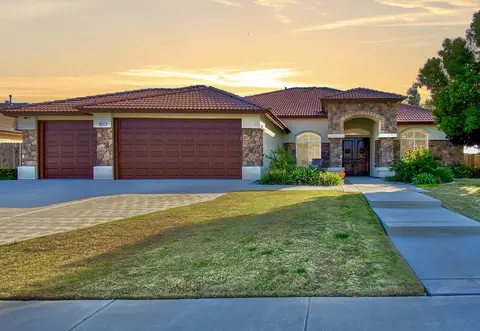 10117 Silverthorne Dr, Bakersfield, CA 93314