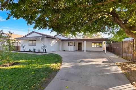 1008 Ave J-8 W, Lancaster, CA 93534