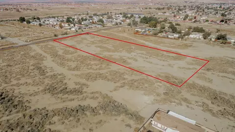 20 Th St W, Rosamond, CA 93560 photo 4
