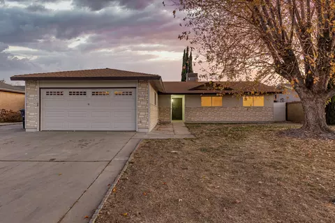 702 Anita Dr, Tehachapi, CA 93561