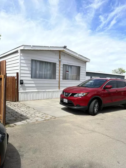 45415 28th St E #13, Lancaster, CA 93535