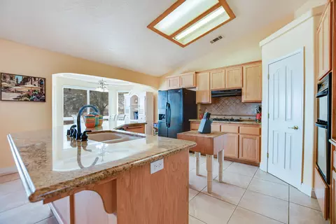 13375 Johnson Rd, Phelan, CA 92371 photo 10