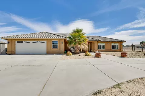 13375 Johnson Rd, Phelan, CA 92371