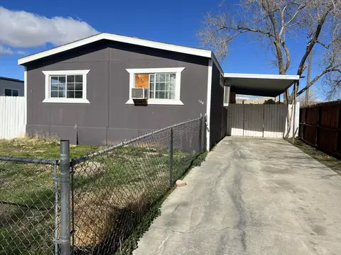 3300 15th St W #146, Rosamond, CA 93560