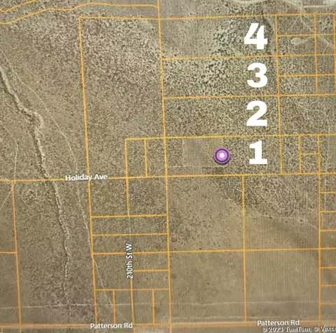 210 Th Holiday Ave W, Rosamond, CA 93560
