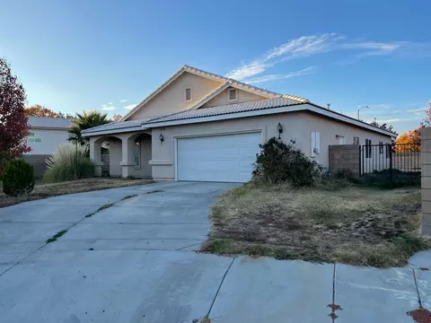 43947 Amy Ct, Lancaster, CA 93535