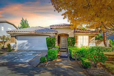 43646 Rialto Dr, Lancaster, CA 93535