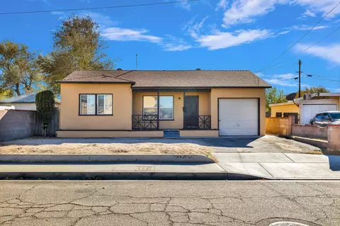 214 Kettering St W, Lancaster, CA 93534