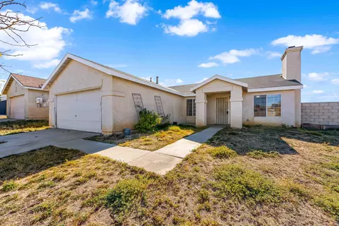 1056 Wedgewood Ave, Rosamond, CA 93560