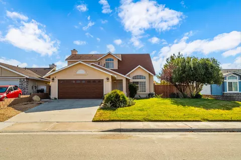 2040 Candice Ave, Rosamond, CA 93560