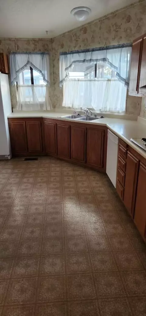 2121 I Ave E #15, Lancaster, CA 93535 photo 22