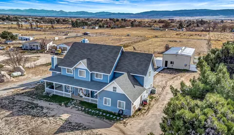 8646 E4 Ave W, Lancaster, CA 93536