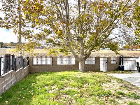 43614 5th St E, Lancaster, CA 93535 photo 4
