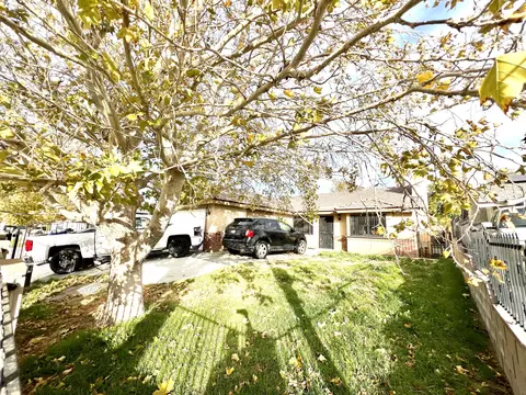 43614 5th St E, Lancaster, CA 93535 photo 2