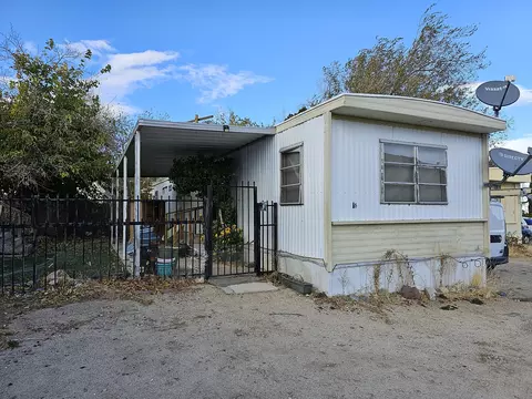 34220 Cheseboro Rd #SPC 16, Palmdale, CA 93552