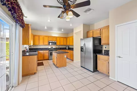 2841 Caruso Ln, Lancaster, CA 93536 photo 13