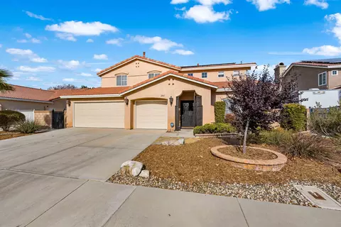 2841 Caruso Ln, Lancaster, CA 93536