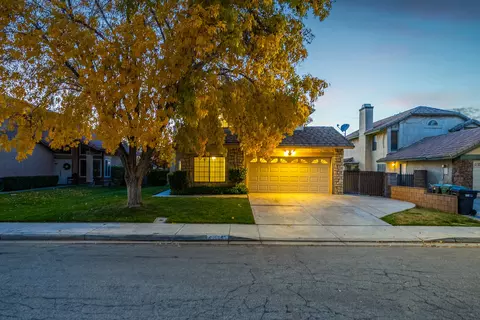 43245 33rd St W, Lancaster, CA 93536 photo 2