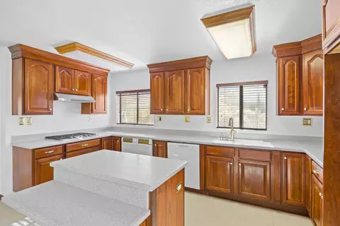 9501 Sweetwater Rd, Tehachapi, CA 93561 photo 7