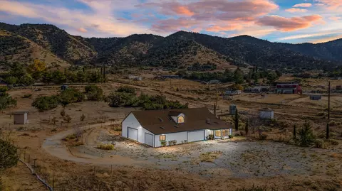 9501 Sweetwater Rd, Tehachapi, CA 93561