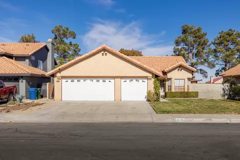 5109 Opal Ave, Palmdale, CA 93552