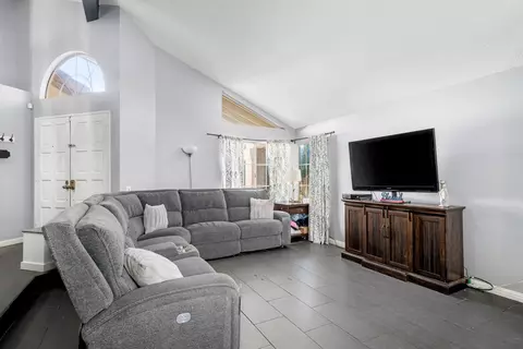 684 Terra Dr, Corona, CA 92883 photo 7