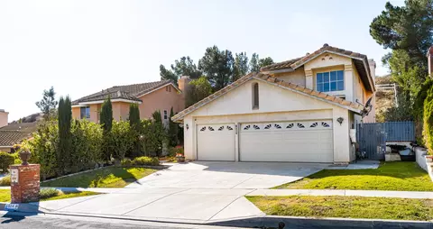 684 Terra Dr, Corona, CA 92883 photo 2