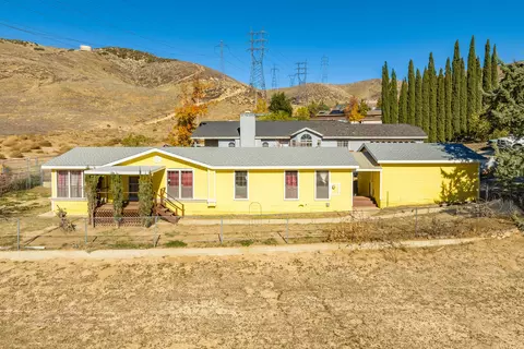 42839 Leadhill Dr, Lake Hughes, CA 93532