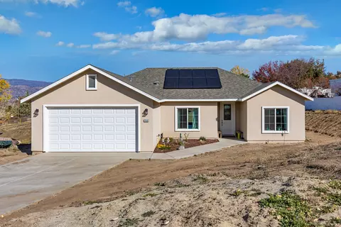 17481 Bold Venture Dr, Stallion Springs, CA 93561