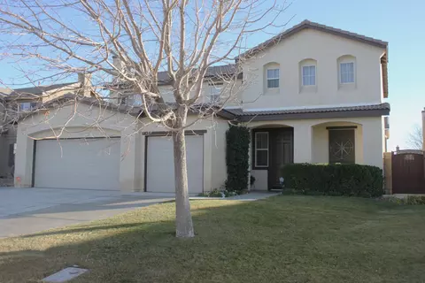 2350 Bavarian Ave, Rosamond, CA 93560