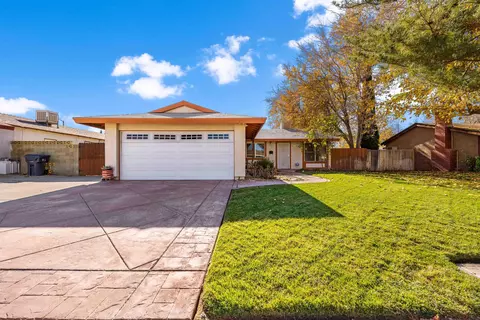 2206 Avenue K15 W, Lancaster, CA 93536