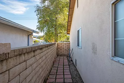 24357 Wabuska St, Newhall, CA 91321 photo 20