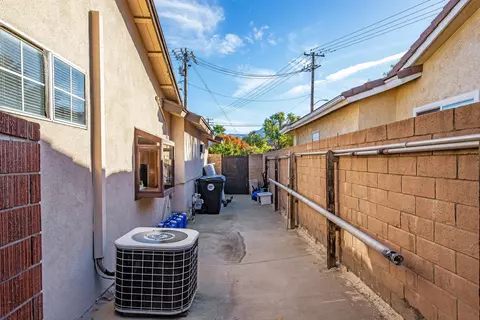 24357 Wabuska St, Newhall, CA 91321 photo 21