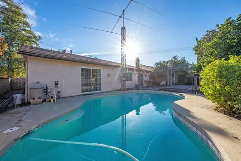24357 Wabuska St, Newhall, CA 91321 photo 10