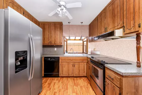 24357 Wabuska St, Newhall, CA 91321 photo 3