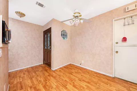 24357 Wabuska St, Newhall, CA 91321 photo 7