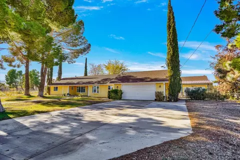 40557 17th St W, Palmdale, CA 93551