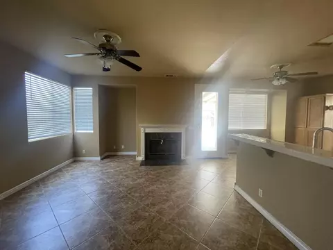 36543 Canasto Ct, Palmdale, CA 93552 photo 3