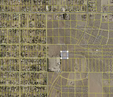 107 Th St E, Littlerock, CA 93543 photo 2