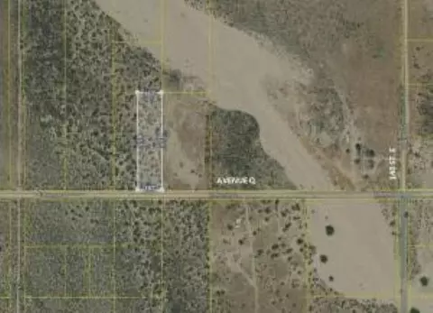 137 Th Ave Q, Palmdale, CA 93591