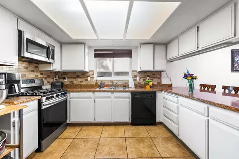 44746 Sarah Ln, Lancaster, CA 93535 photo 15