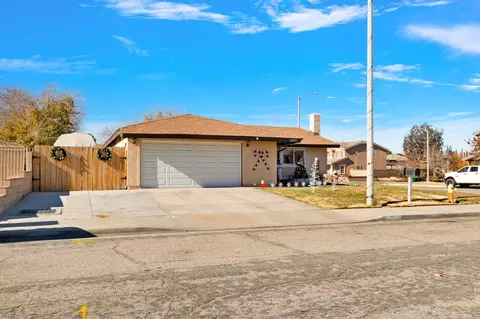 42953 Amoy St, Lancaster, CA 93536