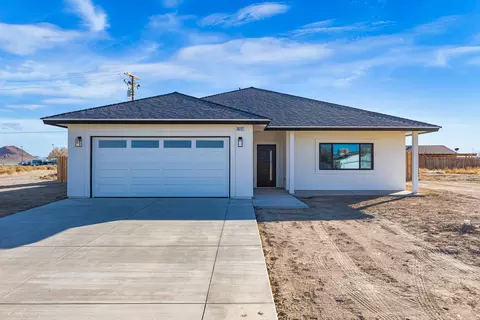 9512 Peach Ave, California City, CA 93505