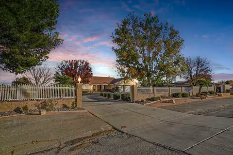 41924 30th St W, Palmdale, CA 93551