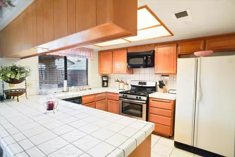 1614 Lingard St E, Lancaster, CA 93535 photo 6