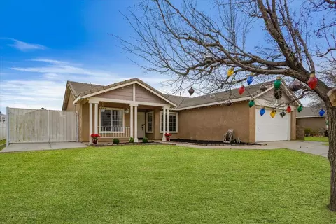 44116 61st St W, Lancaster, CA 93536
